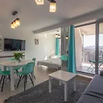 Apartview Bukowa Iii By Rent Like 아파트호텔 4*